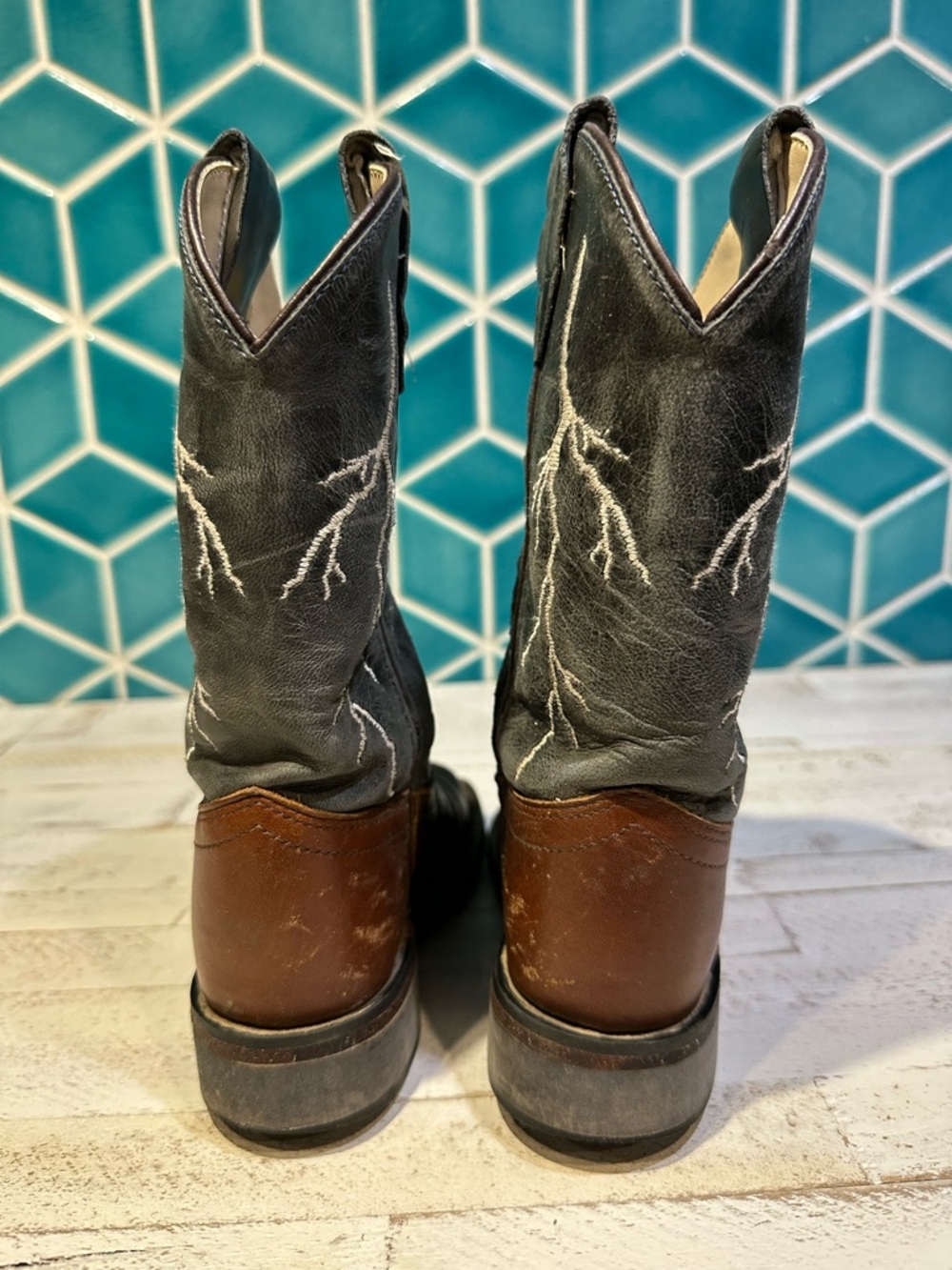 Cody James Cowboy Boots with Lightning Stitching size 10 - Picture 3 of 7